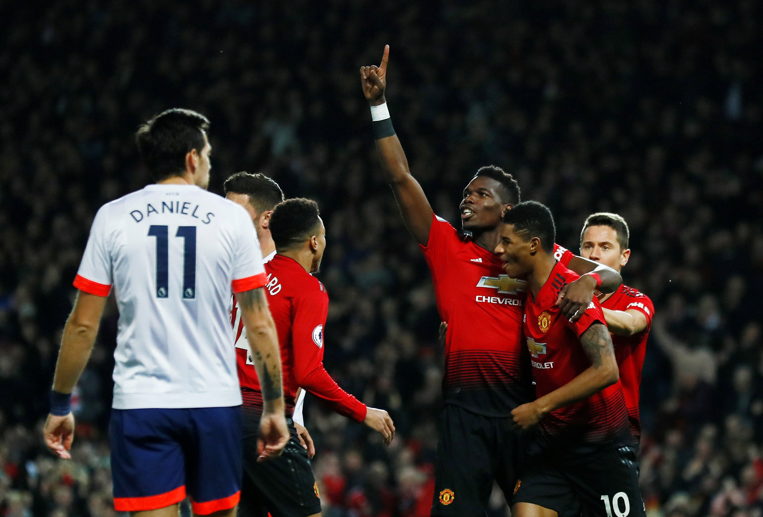 步回到了英 步回到了英